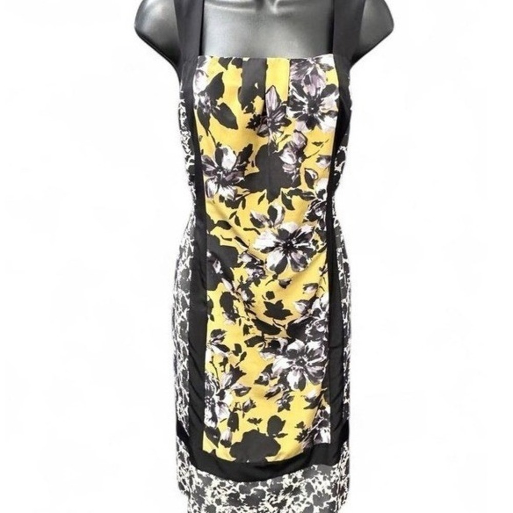 NWOT Simply Vera Chic Sleeveless Golden Floral Smocking Party Professional